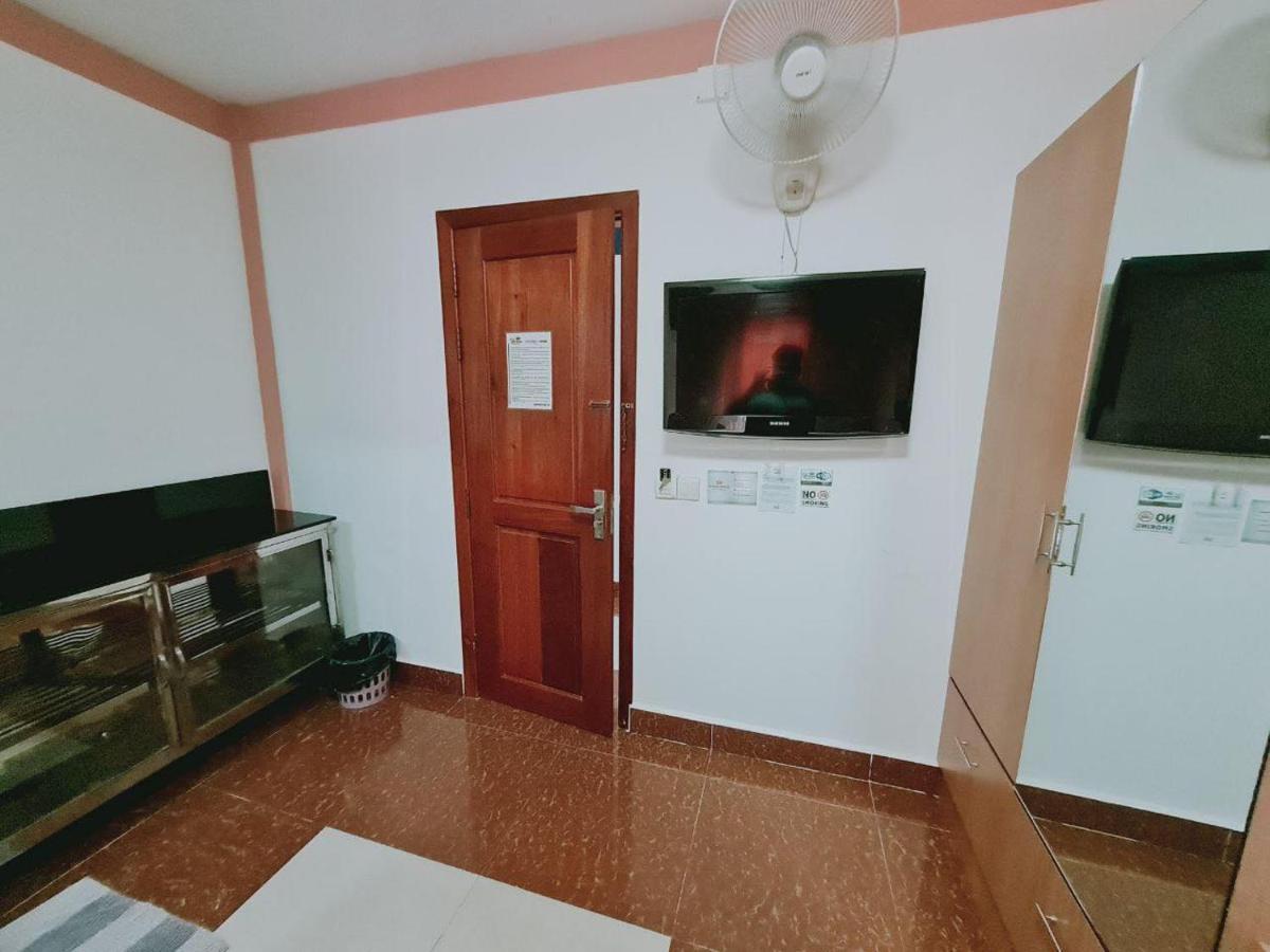 Soben Sensok Guesthouse Phnom-Penh Buitenkant foto