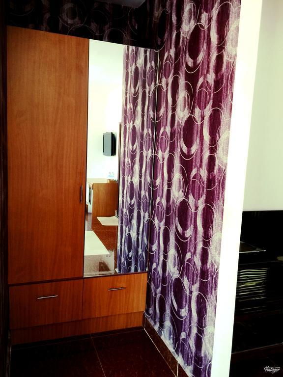 Soben Sensok Guesthouse Phnom-Penh Buitenkant foto