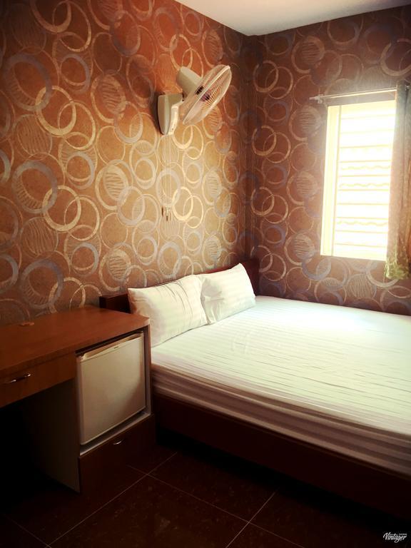 Soben Sensok Guesthouse Phnom-Penh Buitenkant foto