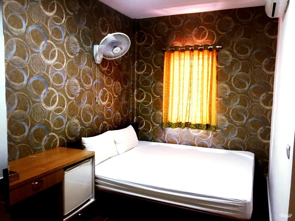 Soben Sensok Guesthouse Phnom-Penh Buitenkant foto