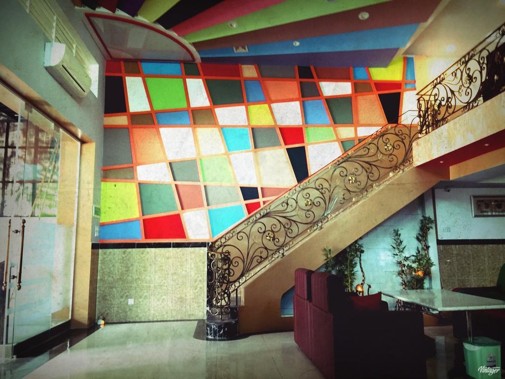 Soben Sensok Guesthouse Phnom-Penh Buitenkant foto